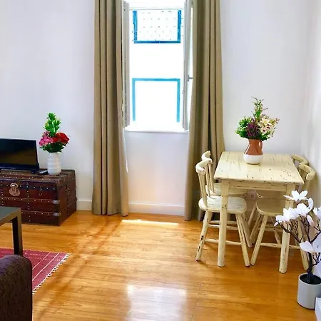 Apartment 32 2 - Heart Of Private Apartment, Bairro Alto Lisbon