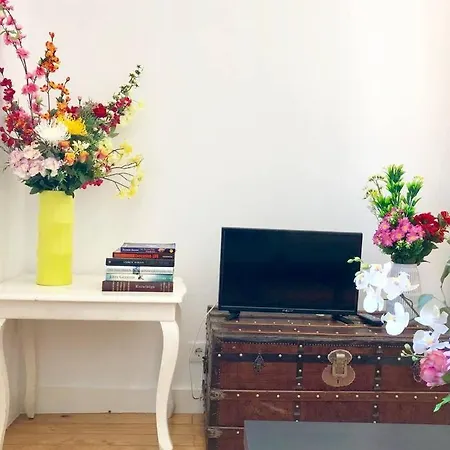 Apartment 32 2 - Heart Of Private Apartment, Bairro Alto Lissabon