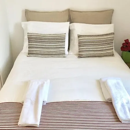 32 2 - Heart Of Private Apartment, Bairro Alto Lisbon