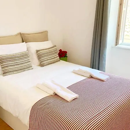 32 2 - Heart Of Private Apartment, Bairro Alto Apartment Lisbon
